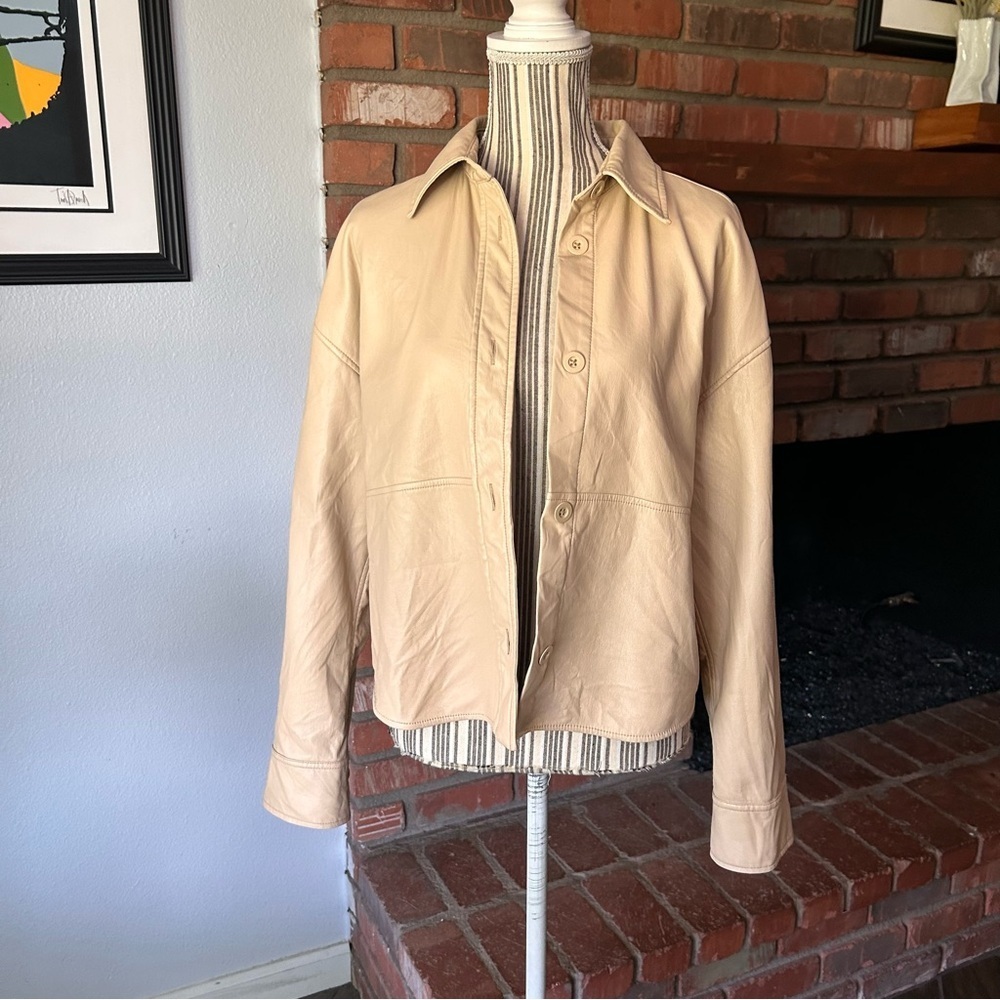 Aritzia Babaton Pelli Hip Vegan Leather Shirt Jacket in Tan Sz S - Picture 2 of 10